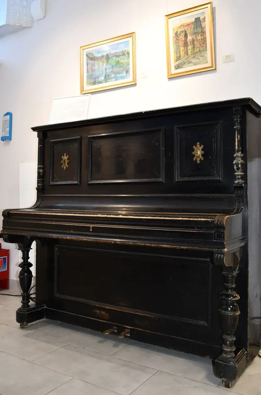 В Челнах хранится пианино, на котором играли Сара Садыкова и Рустем Яхин