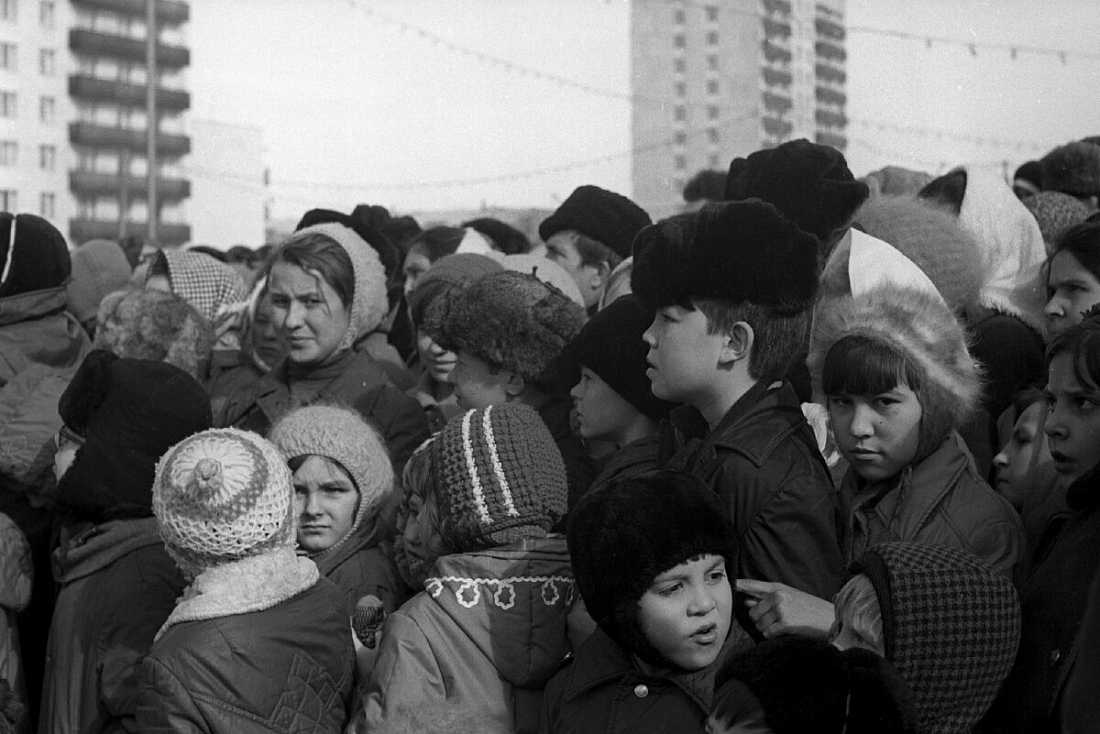 «Вас обслуживает трест столовых и ресторанов» - как провожали зиму в советских Челнах